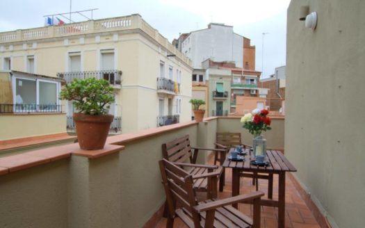 Penthouse with terrace in Sants - Ref. 1197